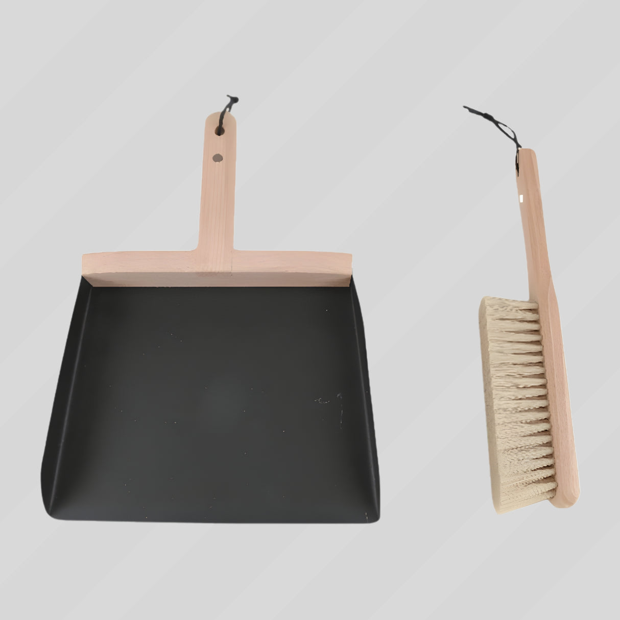 Casa & Casa Dustpan & Brush Beechwood & Iron